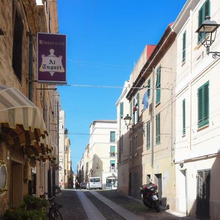 Апартаменты Majorca Studio Old Town Альгеро Экстерьер фото